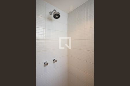 Apartamento para alugar com 168m², 3 quartos e 4 vagas Apartamento para alugar com 168m², 3 quartos e 4 vagasChuveiro do banheiro da suíte 2