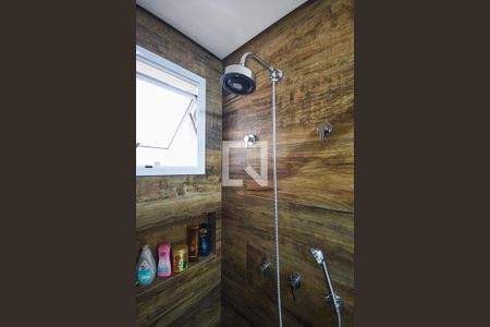 Apartamento para alugar com 120m², 3 quartos e 2 vagasChuveiro do banheiro da suíte 2