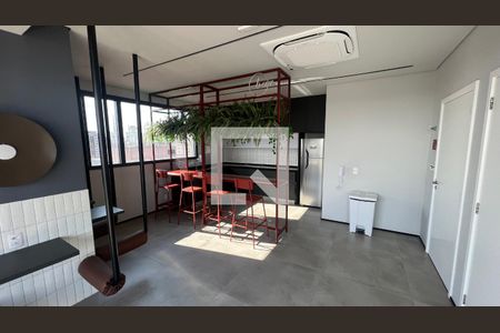 Studio para alugar com 19m², 1 quarto e sem vaga Studio para alugar com 19m², 1 quarto e sem vagaÁrea comum - Bar piscina