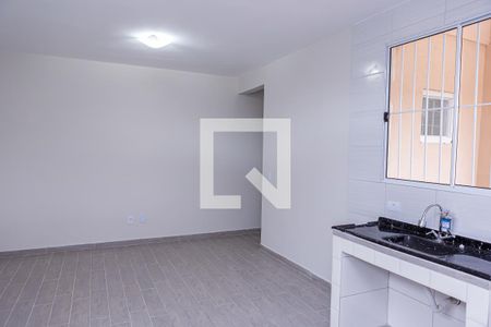 Sala/Cozinha de casa para alugar com 1 quarto, 39m² em Parque Cisper, São Paulo