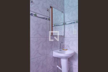 Casa para alugar com 70m², 2 quartos e 1 vaga Casa para alugar com 70m², 2 quartos e 1 vagaBanheiro Social