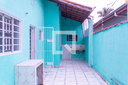 Casa para alugar com 70m², 2 quartos e 1 vaga Casa para alugar com 70m², 2 quartos e 1 vagaÁrea de Serviço