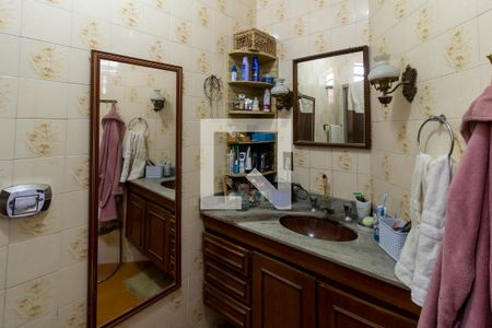 Casa à venda com 220m², 3 quartos e 1 vagaBanheiro da Suíte