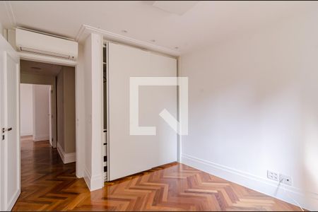 Apartamento à venda com 140m², 3 quartos e 2 vagasQuarto 3