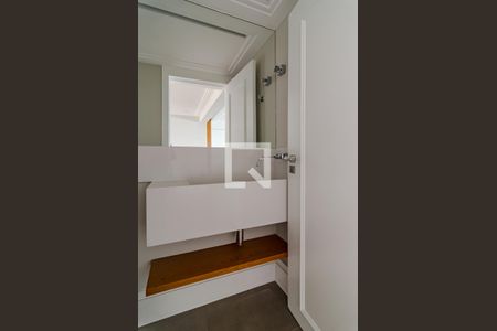 Lavabo de apartamento à venda com 3 quartos, 140m² em Cerqueira César, São Paulo