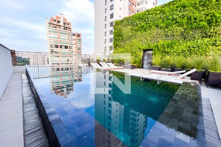 Studio à venda com 21m², 1 quarto e sem vagaÁrea comum - Piscina