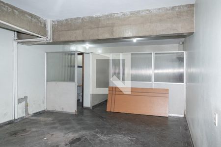 Casa à venda com 220m², 3 quartos e 6 vagas Casa à venda com 220m², 3 quartos e 6 vagasGaragem