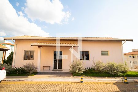 Apartamento para alugar com 48m², 2 quartos e 1 vaga Apartamento para alugar com 48m², 2 quartos e 1 vagaÁrea comum - Salão de festas