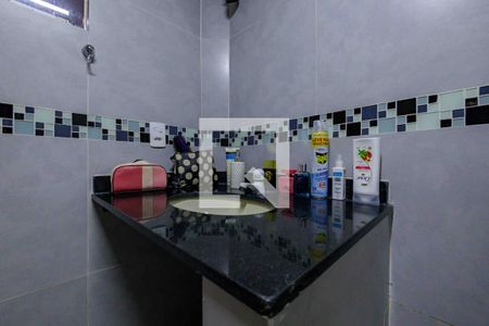 Casa de condomínio à venda com 290m², 3 quartos e 3 vagasLavabo