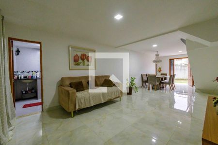 Sala de casa de condomínio à venda com 3 quartos, 290m² em Vargem Pequena, Rio de Janeiro