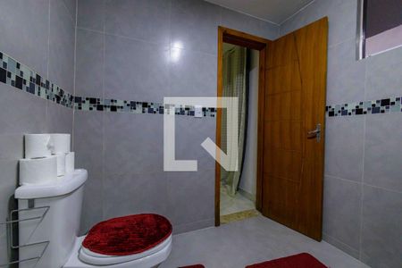 Casa de condomínio à venda com 290m², 3 quartos e 3 vagasLavabo