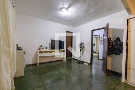 Casa de condomínio à venda com 290m², 3 quartos e 3 vagasSuíte