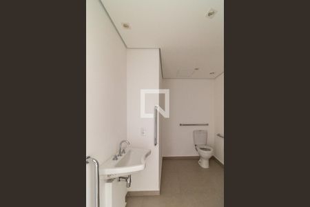 Banheiro de kitnet/studio à venda com 1 quarto, 82m² em Perdizes, São Paulo