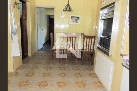 Casa à venda com 5 quartos, 324m² em Parque São Quirino, Campinas