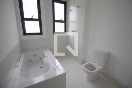 Apartamento à venda com 205m², 3 quartos e sem vaga Apartamento à venda com 205m², 3 quartos e sem vagaBanheiro da Suíte 1
