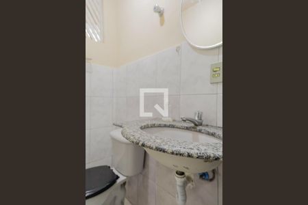 Banheiro de kitnet/studio à venda com 1 quarto, 50m² em Sagrada Família, Belo Horizonte