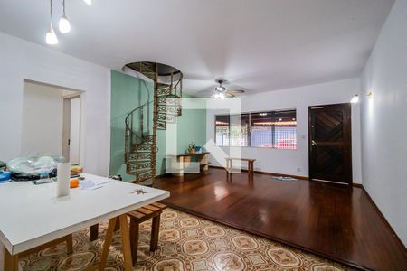 Sala de casa à venda com 3 quartos, 280m² em Vila Cláudio, Santo André