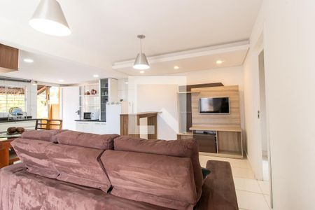 Sala 1 de casa para alugar com 2 quartos, 80m² em Campo Comprido, Curitiba