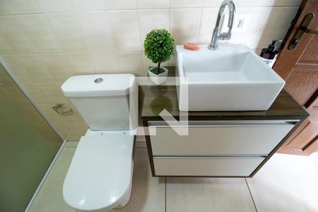 Casa para alugar com 80m², 2 quartos e 2 vagasBanheiro