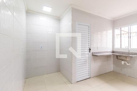 Cozinha de kitnet/studio para alugar com 1 quarto, 35m² em Jardim Munhoz, Guarulhos