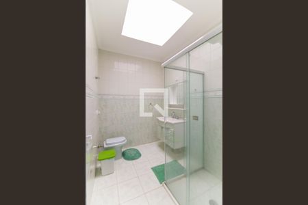 Casa à venda com 463m², 4 quartos e 6 vagasBanheiro da Suíte 1