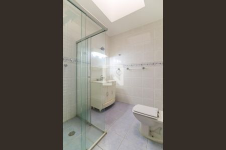 Casa à venda com 463m², 4 quartos e 6 vagasBanheiro da Suíte 2