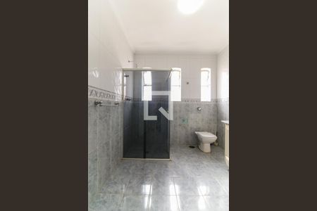 Casa à venda com 463m², 4 quartos e 6 vagasBanheiro da Suíte 3