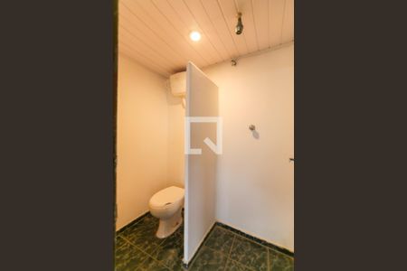 Casa à venda com 463m², 4 quartos e 6 vagasBanheiro da Sauna