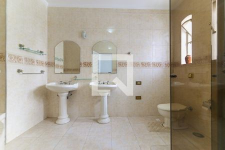 Casa à venda com 463m², 4 quartos e 6 vagasBanheiro da Suíte 4