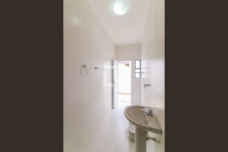 Casa à venda com 463m², 4 quartos e 6 vagasBanheiro da piscina