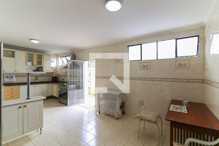 Casa à venda com 463m², 4 quartos e 6 vagasCozinha