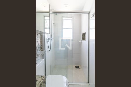Apartamento à venda com 80m², 2 quartos e 2 vagas Apartamento à venda com 80m², 2 quartos e 2 vagasBanheiro da Suíte