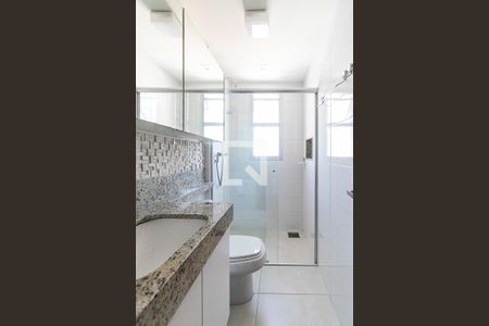 Apartamento à venda com 80m², 2 quartos e 2 vagas Apartamento à venda com 80m², 2 quartos e 2 vagasBanheiro da Suíte