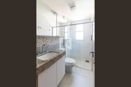 Apartamento à venda com 80m², 2 quartos e 2 vagas Apartamento à venda com 80m², 2 quartos e 2 vagasBanheiro da Suíte