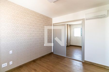 Apartamento à venda com 80m², 2 quartos e 2 vagas Apartamento à venda com 80m², 2 quartos e 2 vagasSuíte