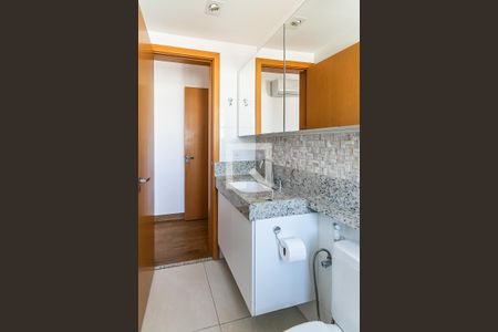 Apartamento à venda com 80m², 2 quartos e 2 vagas Apartamento à venda com 80m², 2 quartos e 2 vagasBanheiro da Suíte