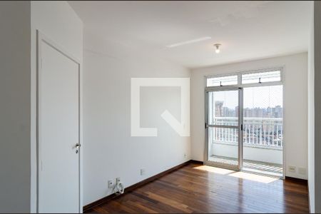 Sala de apartamento para alugar com 3 quartos, 81m² em Parque Imperial, São Paulo