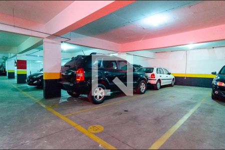 Garagem de apartamento para alugar com 3 quartos, 81m² em Parque Imperial, São Paulo
