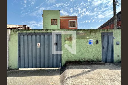 Casa à venda com 200m², 3 quartos e 4 vagasFachada