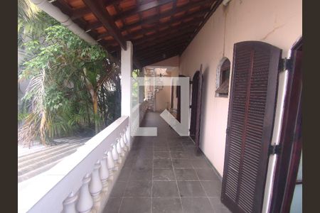 Casa à venda com 330m², 4 quartos e 5 vagasVaranda