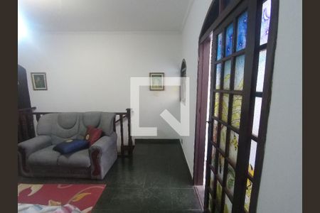 Casa à venda com 330m², 4 quartos e 5 vagasSala