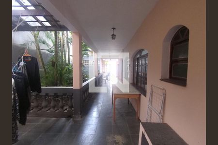 Casa à venda com 330m², 4 quartos e 5 vagasVaranda