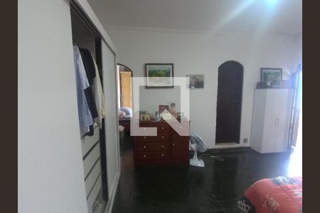 Casa à venda com 330m², 4 quartos e 5 vagasSuíte