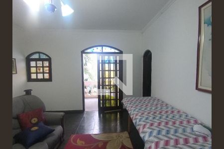 Casa à venda com 330m², 4 quartos e 5 vagasSala