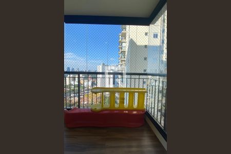 Sacada de apartamento para alugar com 2 quartos, 68m² em Jardim Tupanci, Barueri