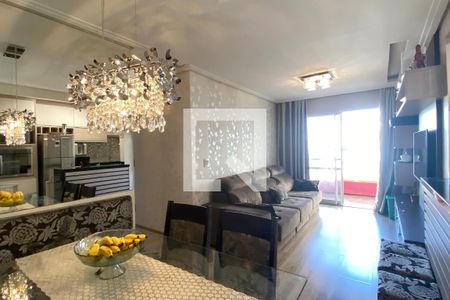 Sala de apartamento para alugar com 2 quartos, 68m² em Jardim Tupanci, Barueri