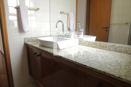 Apartamento à venda com 95m², 3 quartos e 2 vagasBanheiro Social