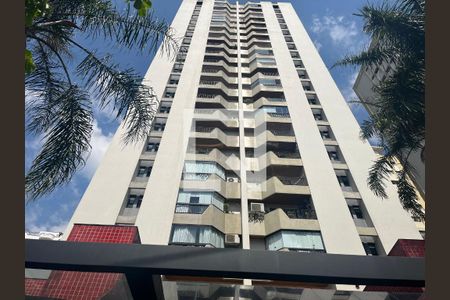 Apartamento à venda com 95m², 3 quartos e 2 vagas Apartamento à venda com 95m², 3 quartos e 2 vagasFachada