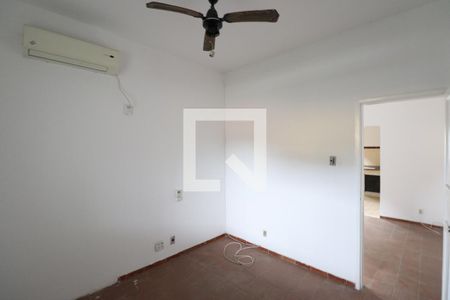 Quarto 1 de casa para alugar com 1 quarto, 50m² em Galo Branco, São Gonçalo