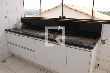 Apartamento para alugar com 120m², 2 quartos e 1 vagaÁrea de Serviço